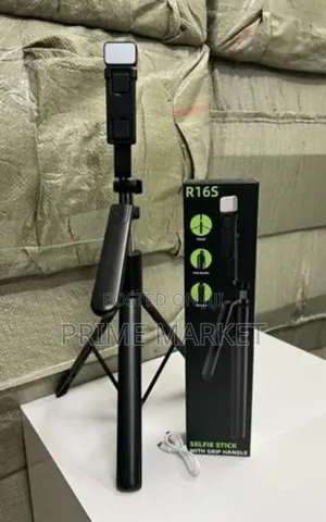Photo - R16s Selfie Stick.