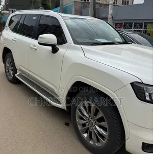Toyota Land Cruiser 3.5 V6 2022 White
