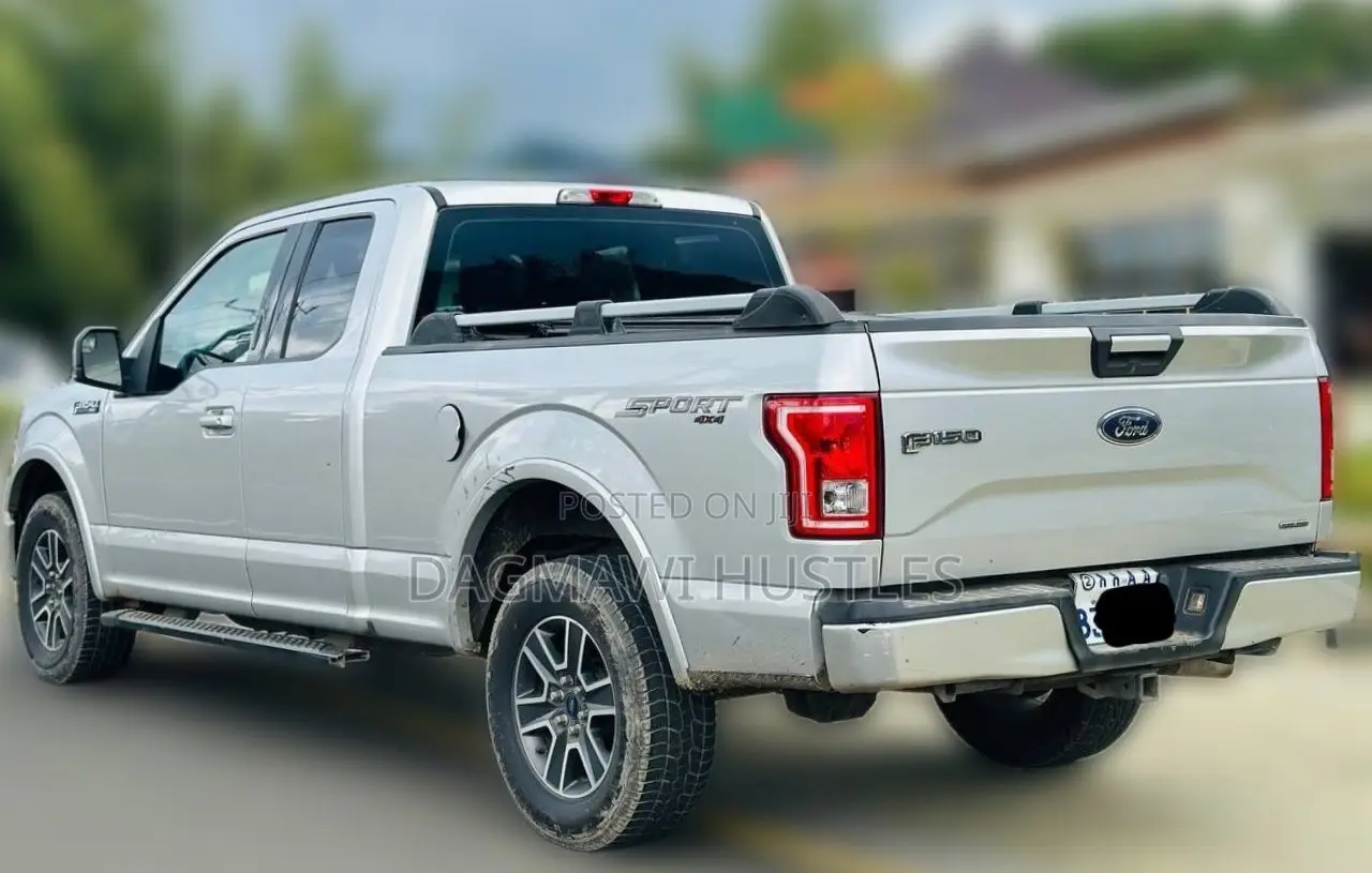 Ford F-150 XLT 4dr SuperCab 4WD 8 ft. LB (5.0L 8cyl 6A) 2015 Silver