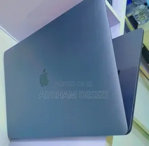 Photo - New Laptop Apple MacBook Pro 2017 16GB Intel Core I7 SSD 512GB