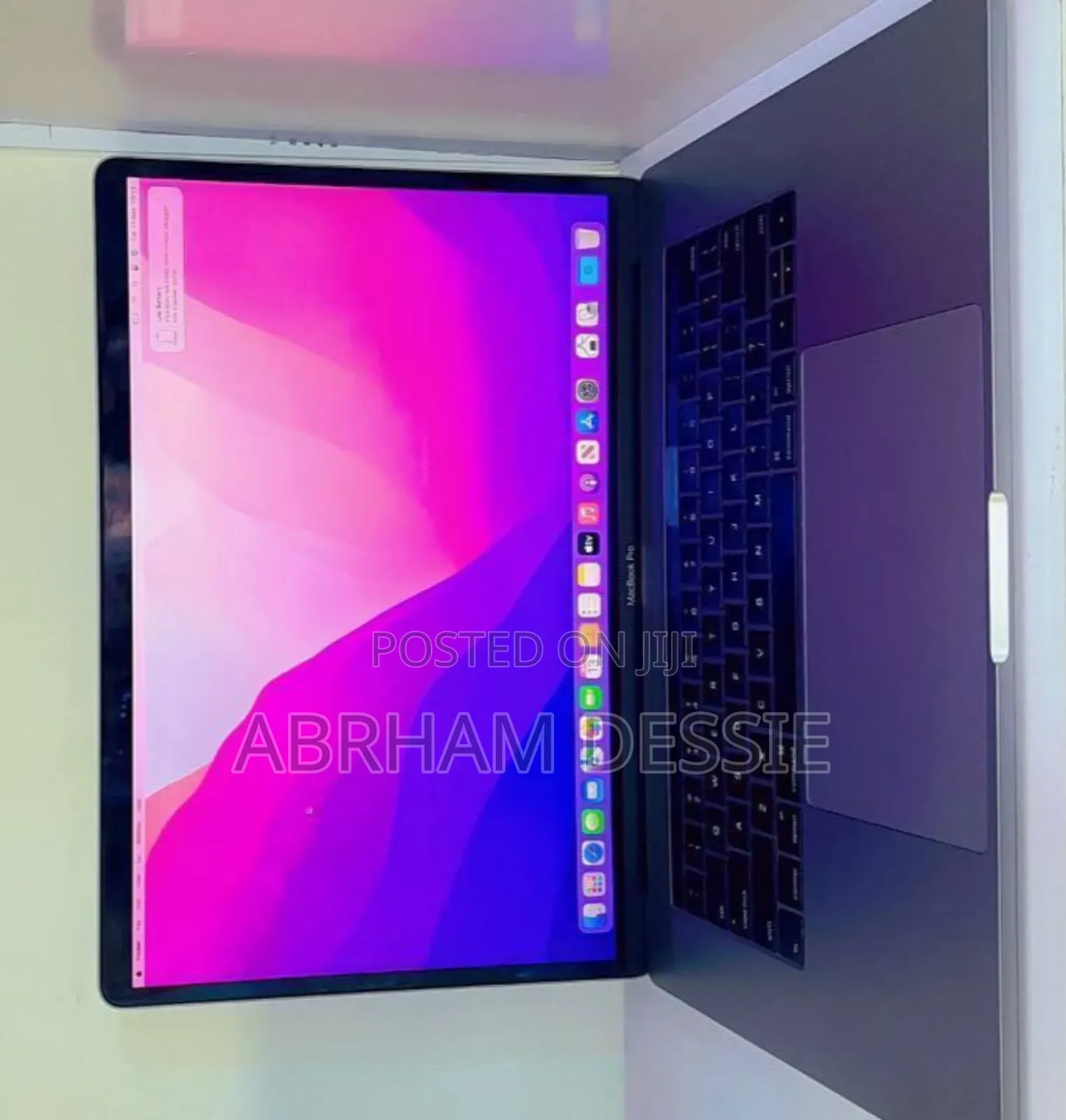 New Laptop Apple MacBook Pro 2017 16GB Intel Core I7 SSD 512GB