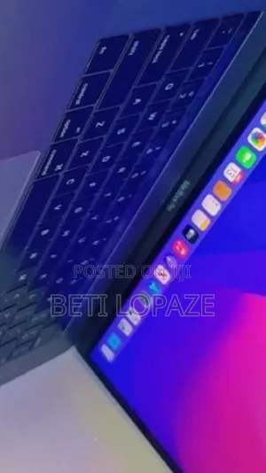 Photo - New Laptop Apple MacBook 2017 16GB Intel Core I7 SSD 512GB