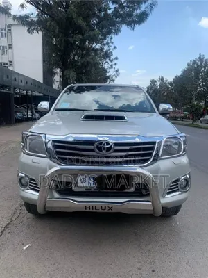 Toyota Hilux 2015 Silver