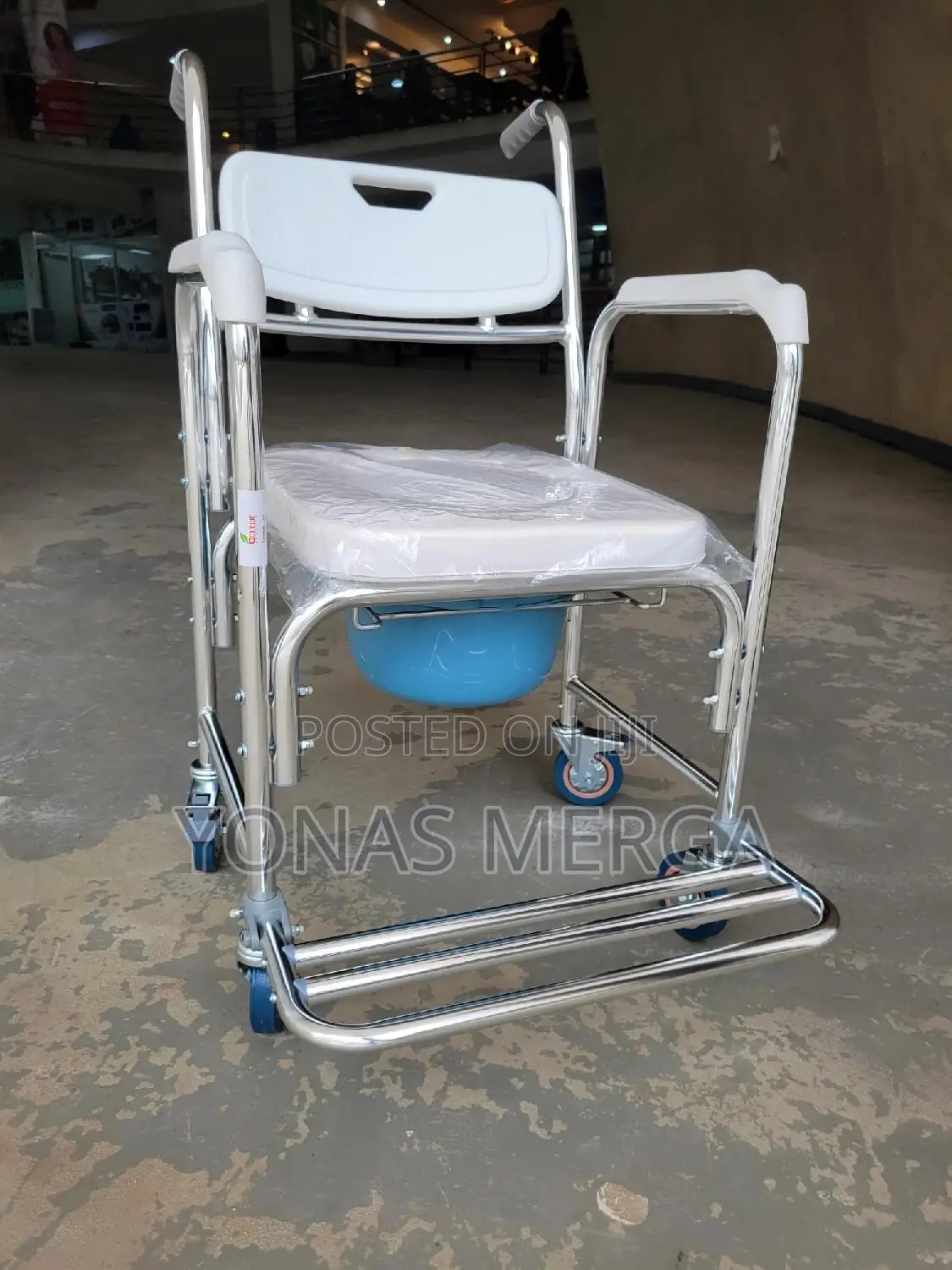 Toilet+Shower Chair褁俞commodo Chair₺=√Toilet+Pot Chair٣٢٥wheeled Chair