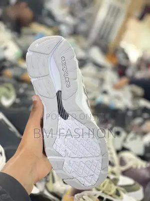 New Balance 960 Multicolor Mens Comfortable Sneaker White