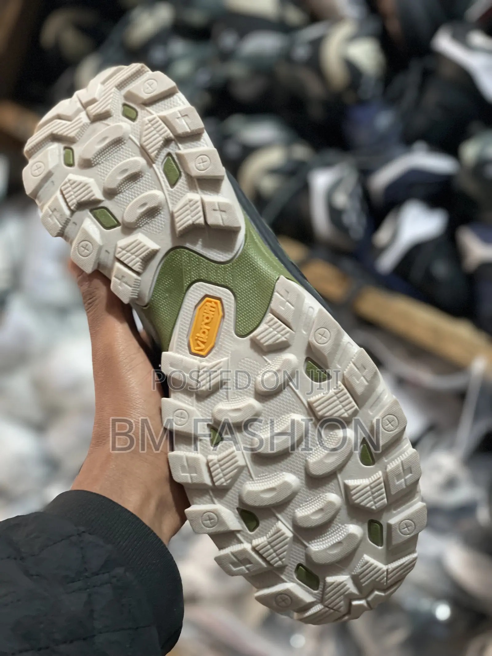 Columbia Green High Sole Quality Elegant Sneaker With Black Stripe