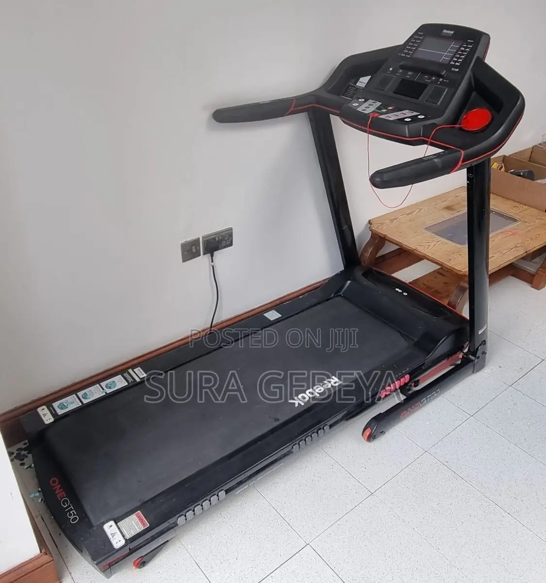 በቤቶ ስፖርት ይስሩ ጤናዎን ይጠብቁ. Home Sport Treadmills (Reebok J300)