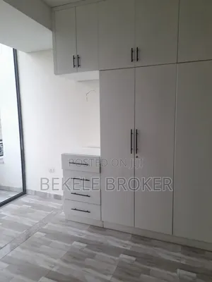 Furnished 8bdrm House in ጅ+1, Bole for sale