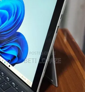 Photo - New Laptop Microsoft Surface Pro 7 8GB Intel Core I5 SSD 128GB