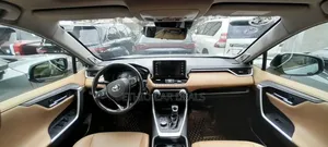 Toyota RAV4 2021 Green