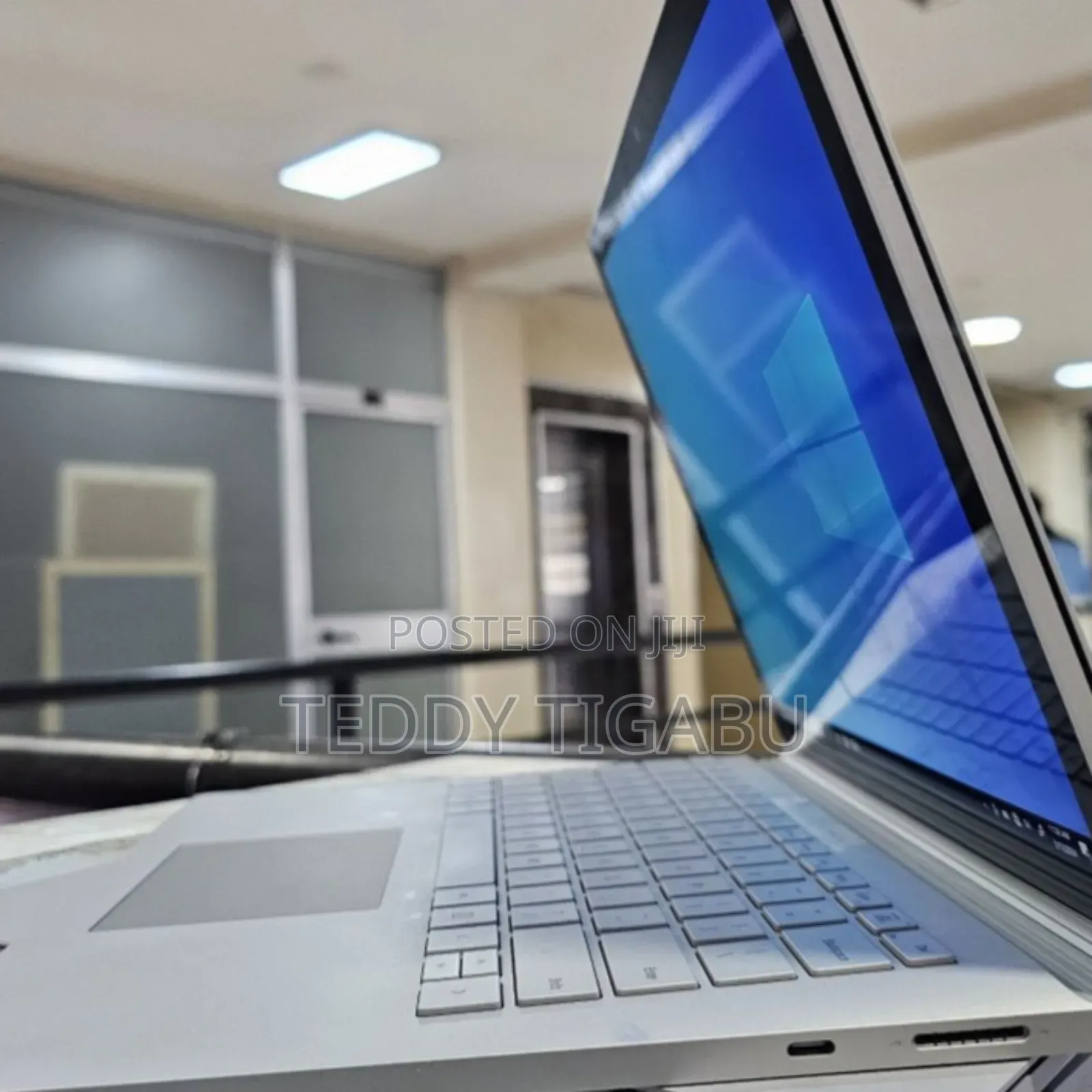 New Laptop Microsoft Surface Book 3 16GB Intel Core I7 SSD 256GB