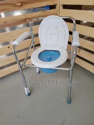 Photo - Wheelchair Commodeممbedside Chair棺0toilet+Bedroom Chair開韋commodo Chair