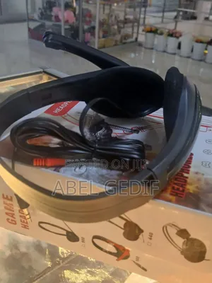 Gaming Headphon With Mice Audio Output Devices Worn Over