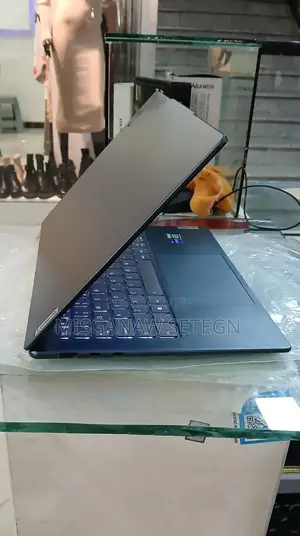 Photo - New Laptop Lenovo ThinkPad Yoga 32GB Intel Core I7 SSD 1T