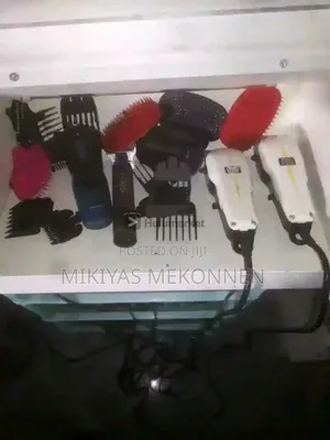 Photo - ሙሉ ዘመናዊ የወንዶች የፀጉር ቤት