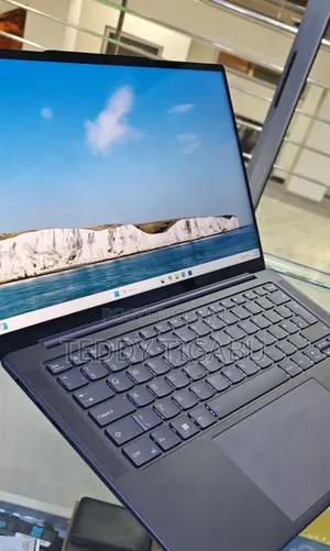 New Laptop Lenovo 16GB Intel Core I7 SSD 1T