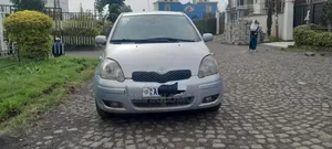 Photo - Toyota Yaris 2004 Blue