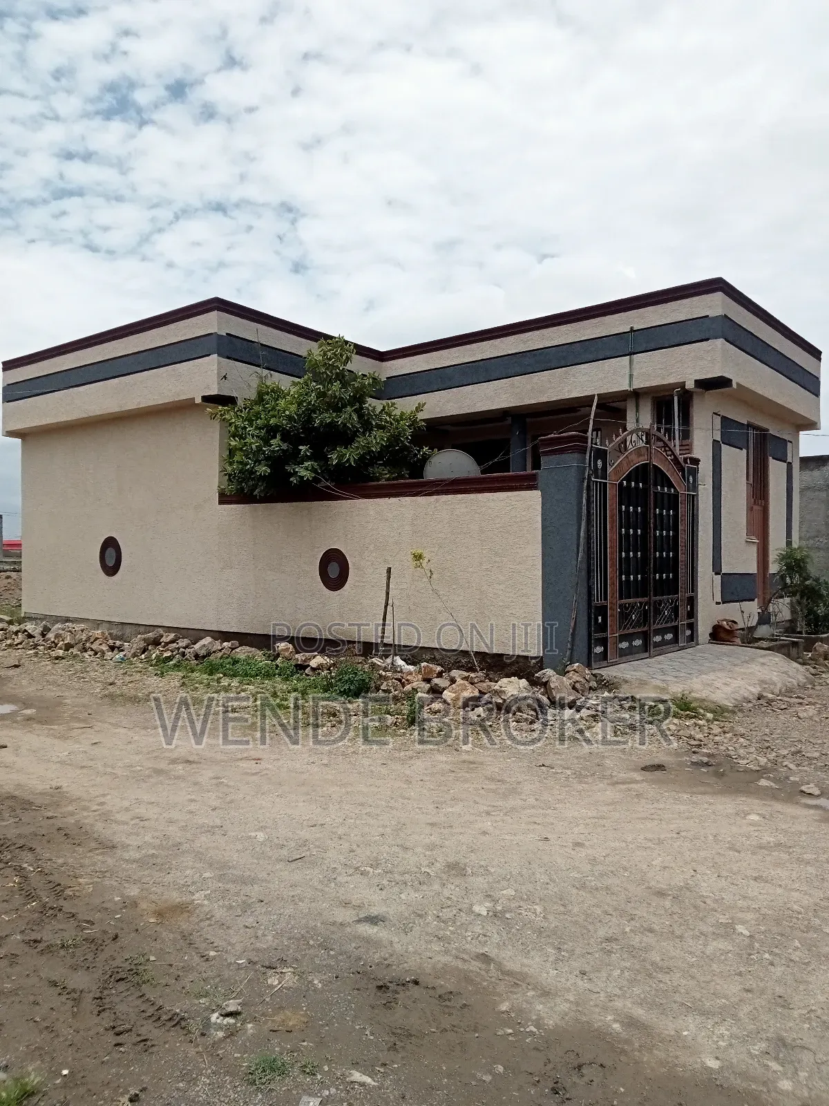 Furnished 4bdrm House in ኦሮሚያ ዱከም ከተማ, Oromia-Finfinne for sale