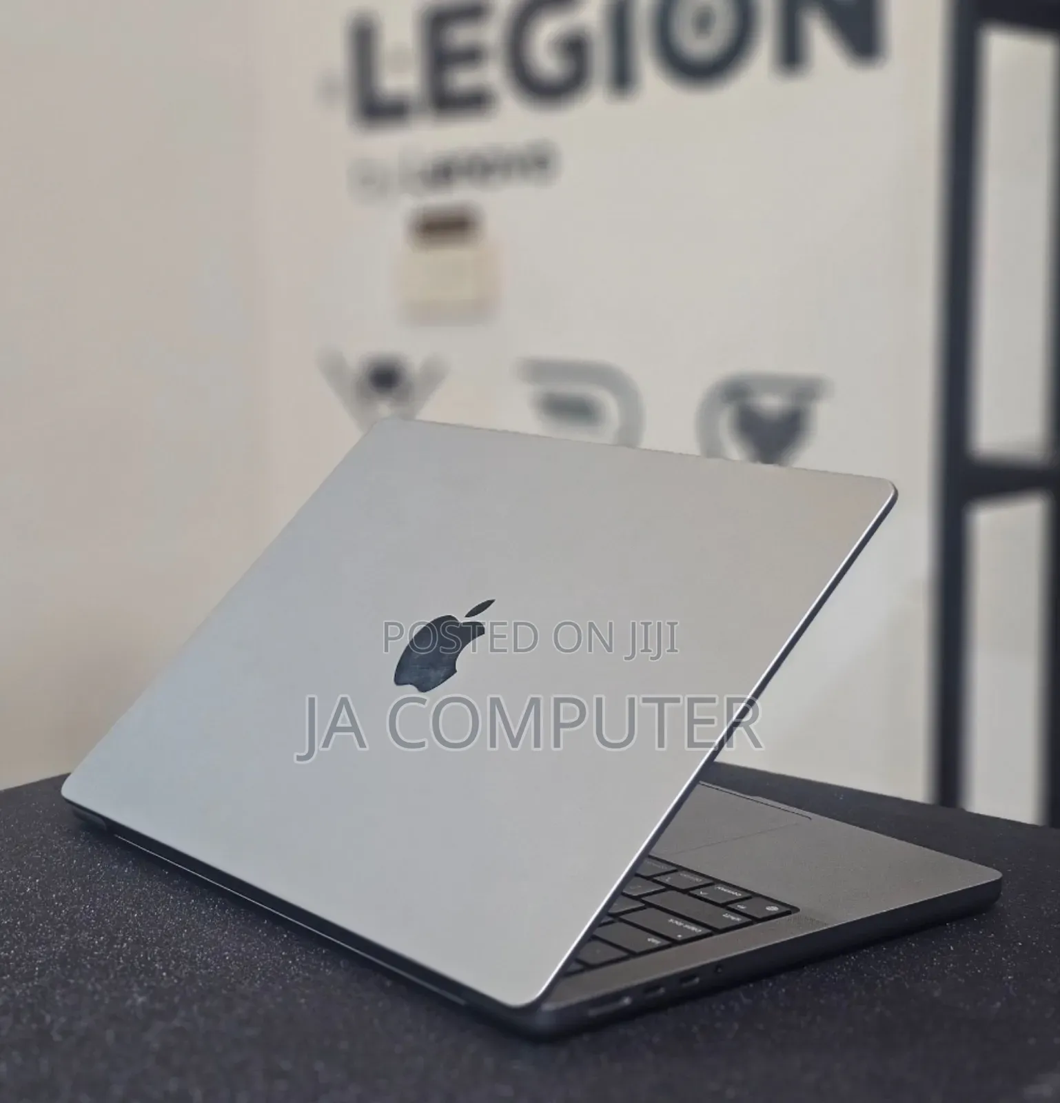 New Laptop Apple MacBook Pro 2023 M3 14-Inch 8GB Apple M3 Pro SSD 512GB