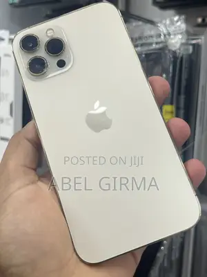 Photo - Apple iPhone 12 Pro Max 128 GB Gold