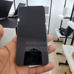 Photo - New Samsung Galaxy S22 5G 256 GB Black