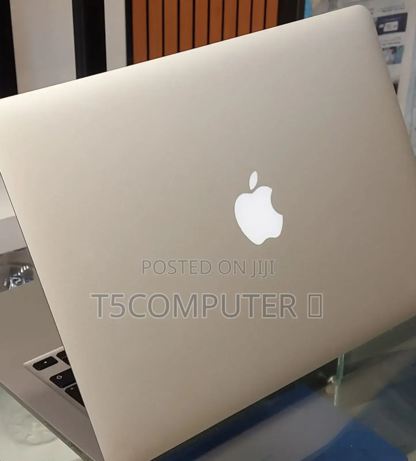 New Laptop Apple MacBook Pro 2017 8GB Intel Core I5 SSD 128GB