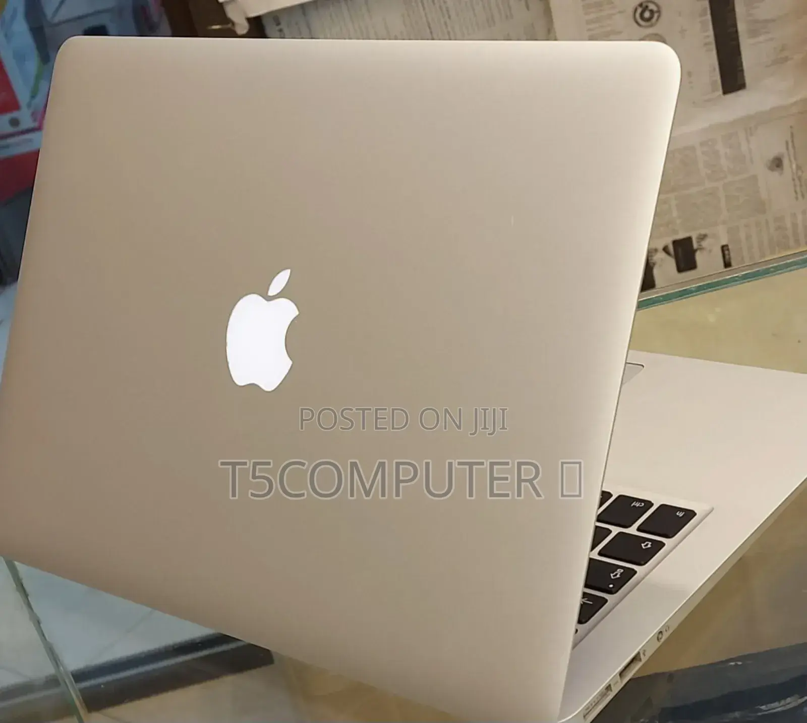 New Laptop Apple MacBook Pro 2017 8GB Intel Core I5 SSD 128GB