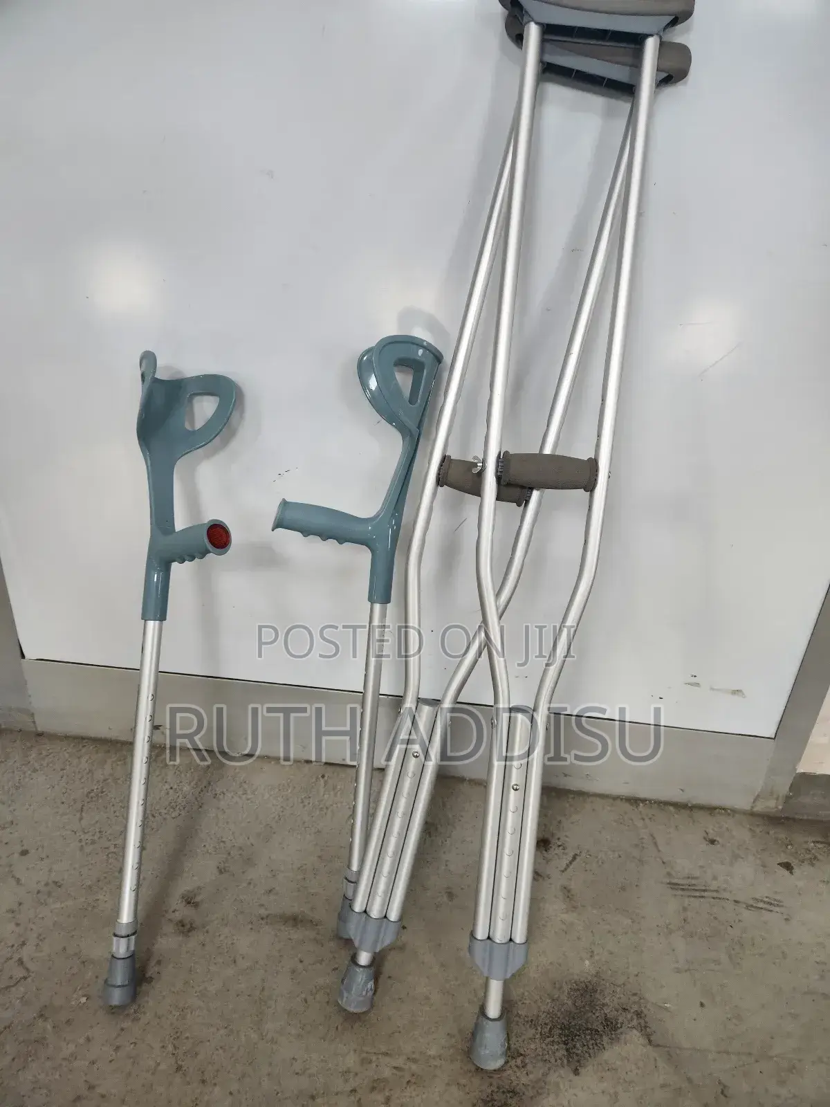 Crutches麻煩axillary Crutches姿態axillary Crutches絫蓮axillary Crutches New