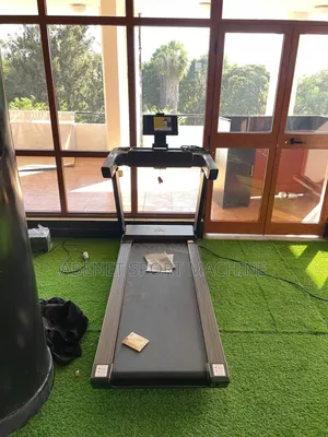 የአዉሮፓ ስታንዳርድ Adidas T23 የመሮጫ ማሽን