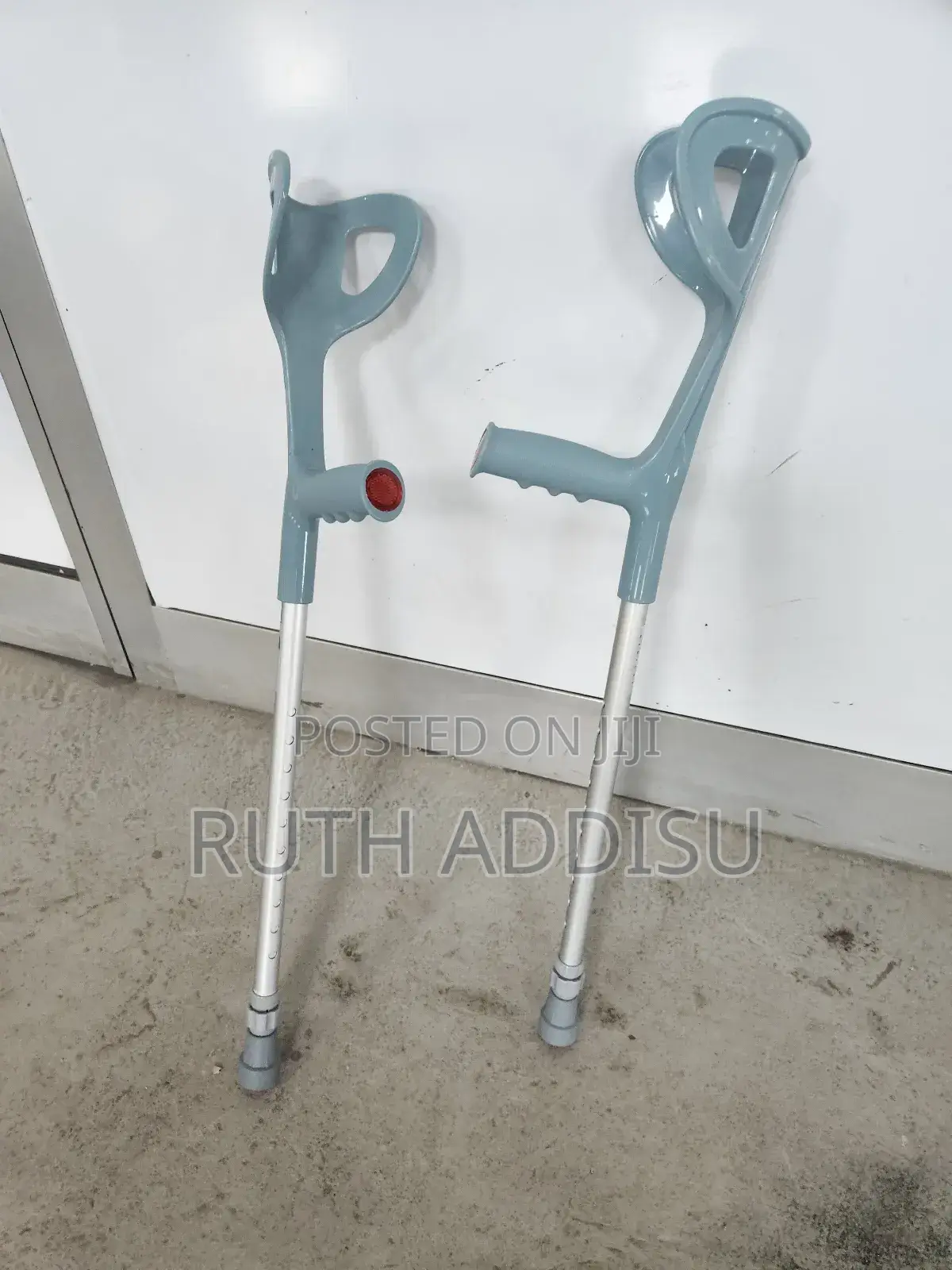 Elbow Crutches鵝肝elbow Brand New Crutches吞下elbow Crutches貓熊crutches New