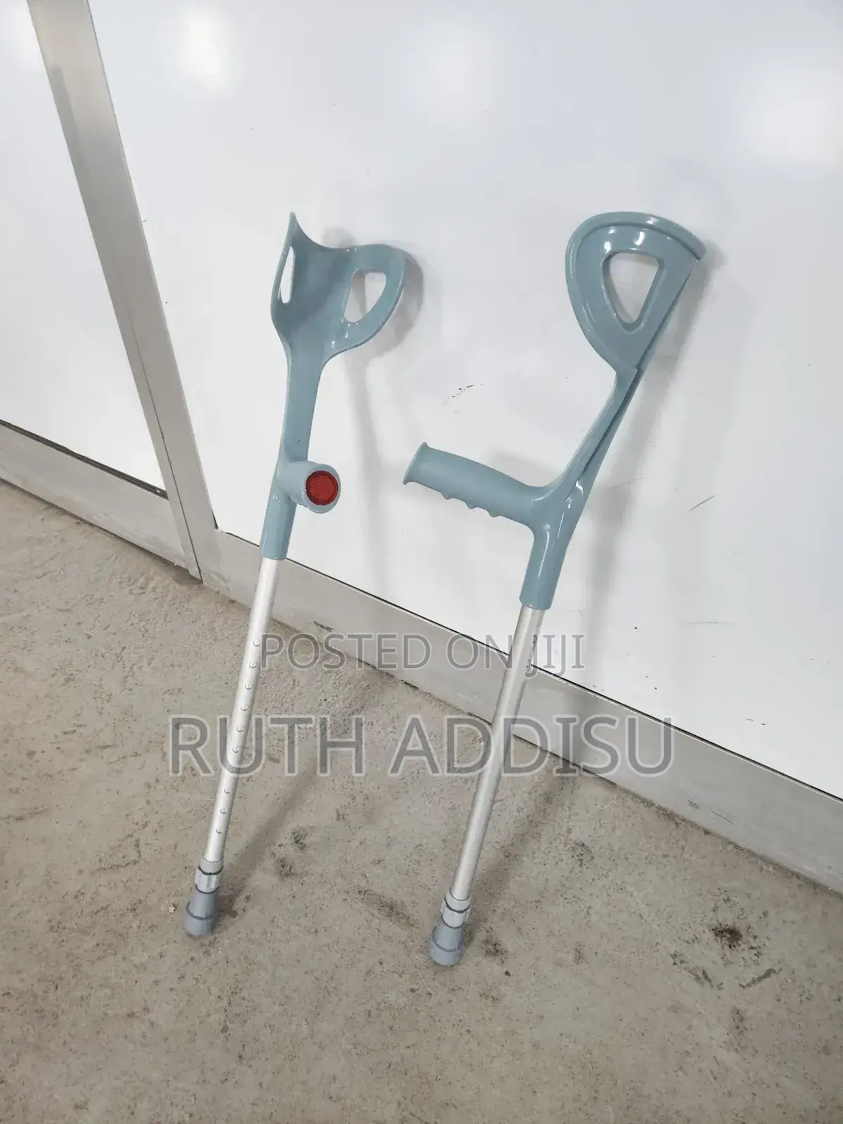 Crutches鵝黃elbow Crutches麗嵐elbow Crutches膊我elbow Crutches肺臟crutches