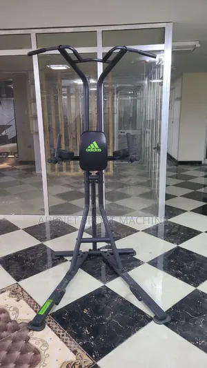 Photo - አዲስ የገባ ዘመናዊ Adidas Power Tower