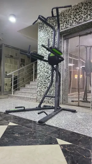 አዲስ የገባ ዘመናዊ Adidas Pull Up , Dig Up and Push Up Bar