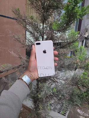 Photo - Apple iPhone 8 Plus 64 GB Pink