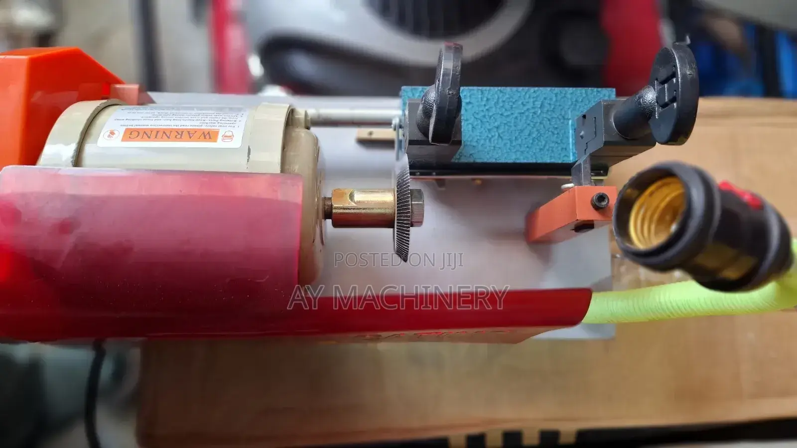Key Duplicate Machine ቁልፍ መቅረጫ