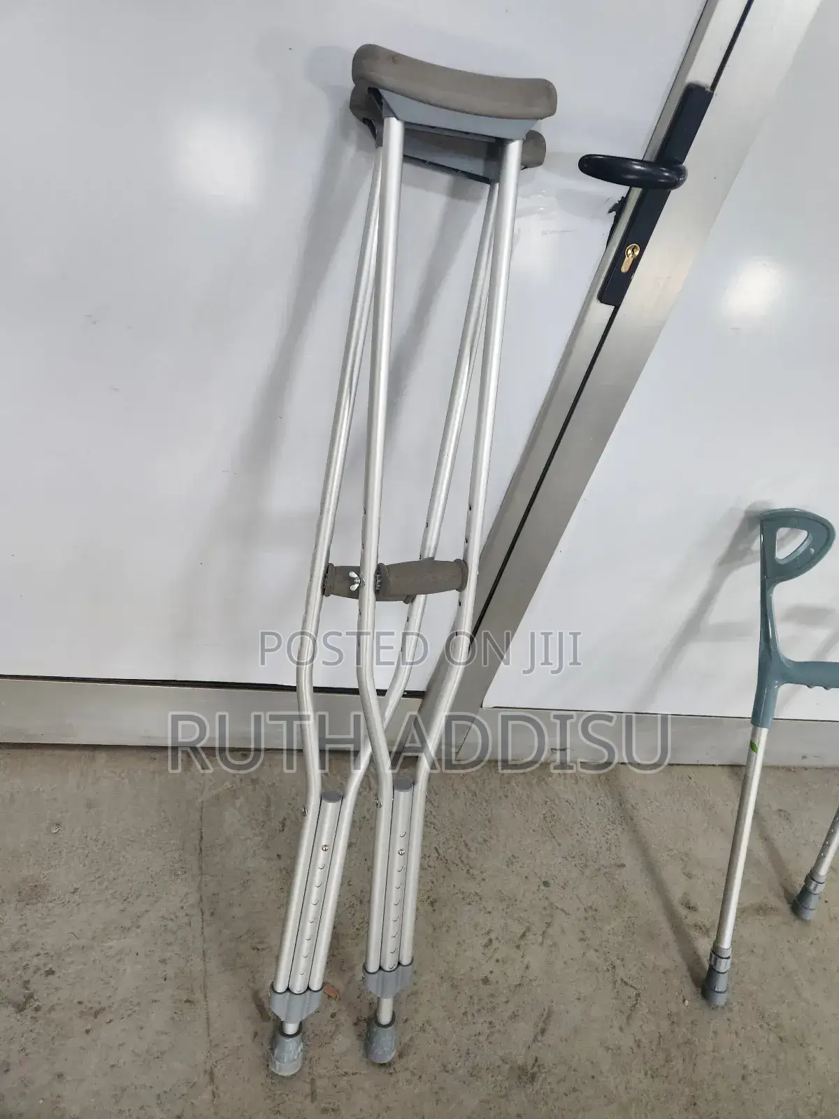 Crutches የብብት እና የክንድ ክራንች庫存crutches軍人crutches療法crutches貿發crutches
