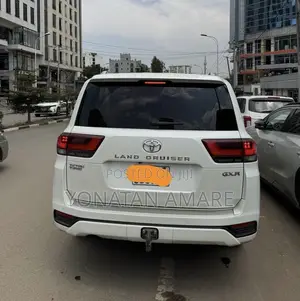 Toyota Land Cruiser 2023 White