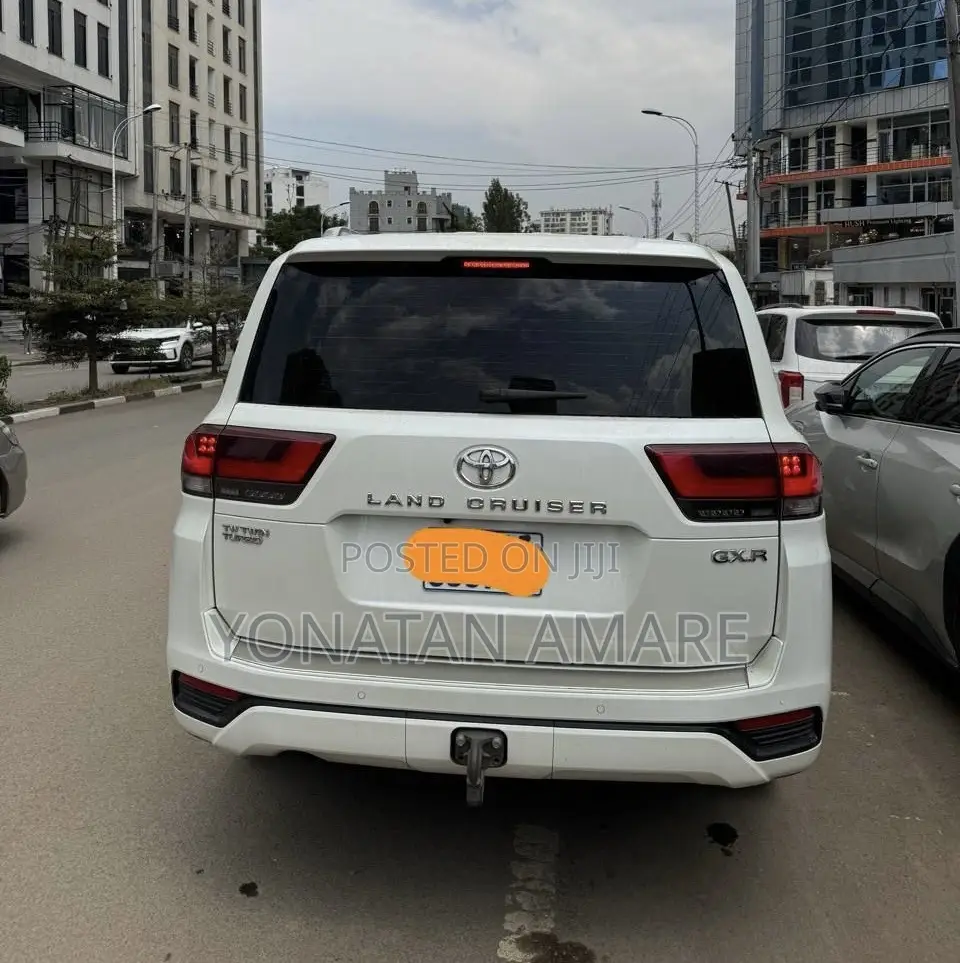 Toyota Land Cruiser 2023 White
