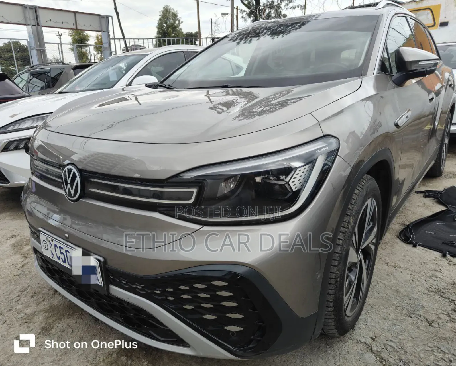 Volkswagen ID.6 2022 Gold