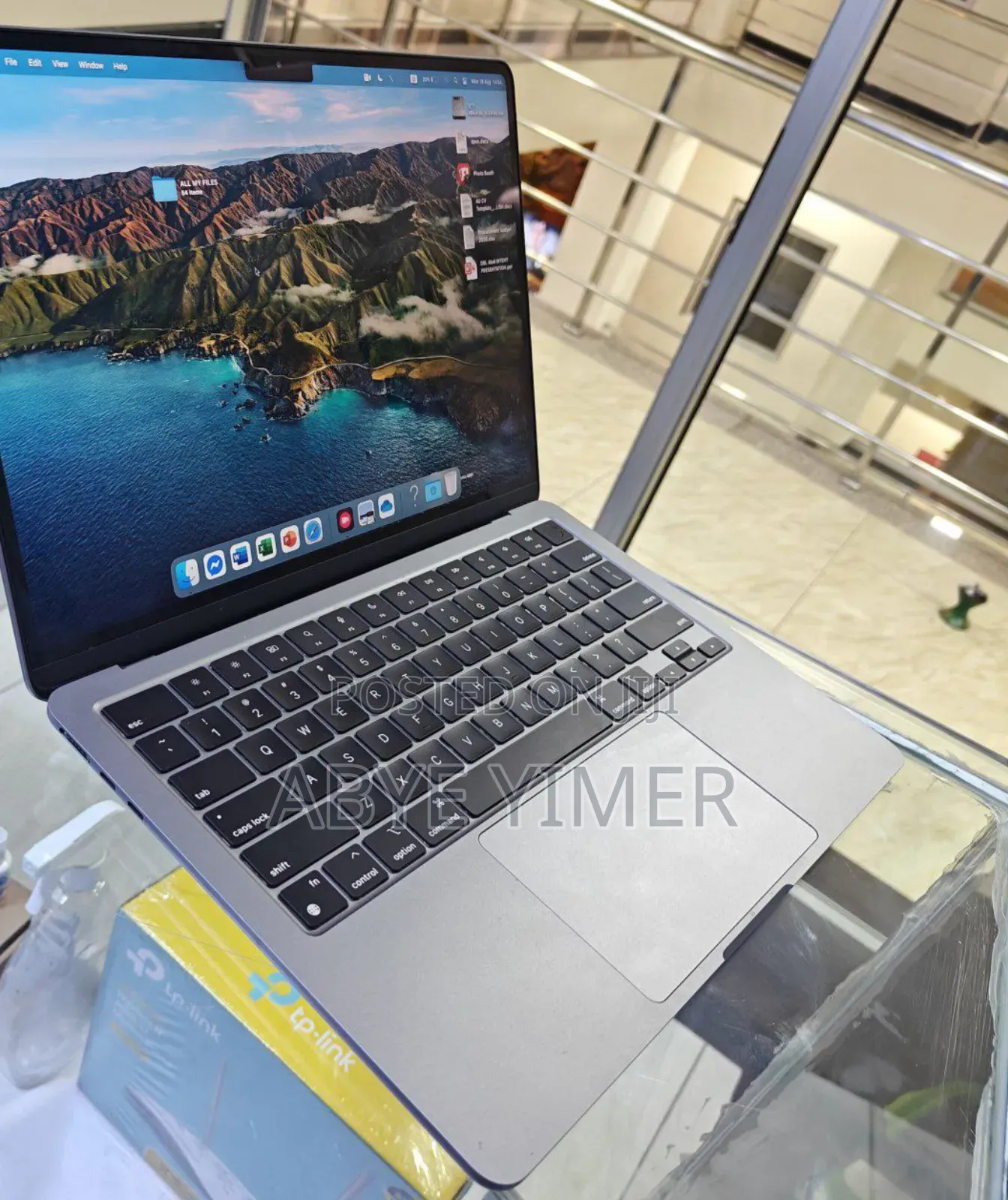 New Laptop Apple MacBook Air 2022 M2 8GB Intel Core M SSD 512GB