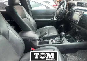 Toyota Hilux 2020 Gray