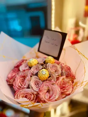 Photo - Pink Flower Gift With Chocolate