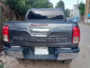 Toyota Hilux 2019 Gray