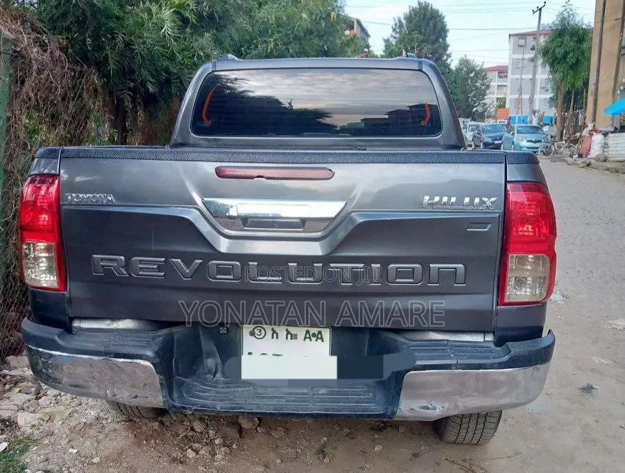 Toyota Hilux 2019 Gray