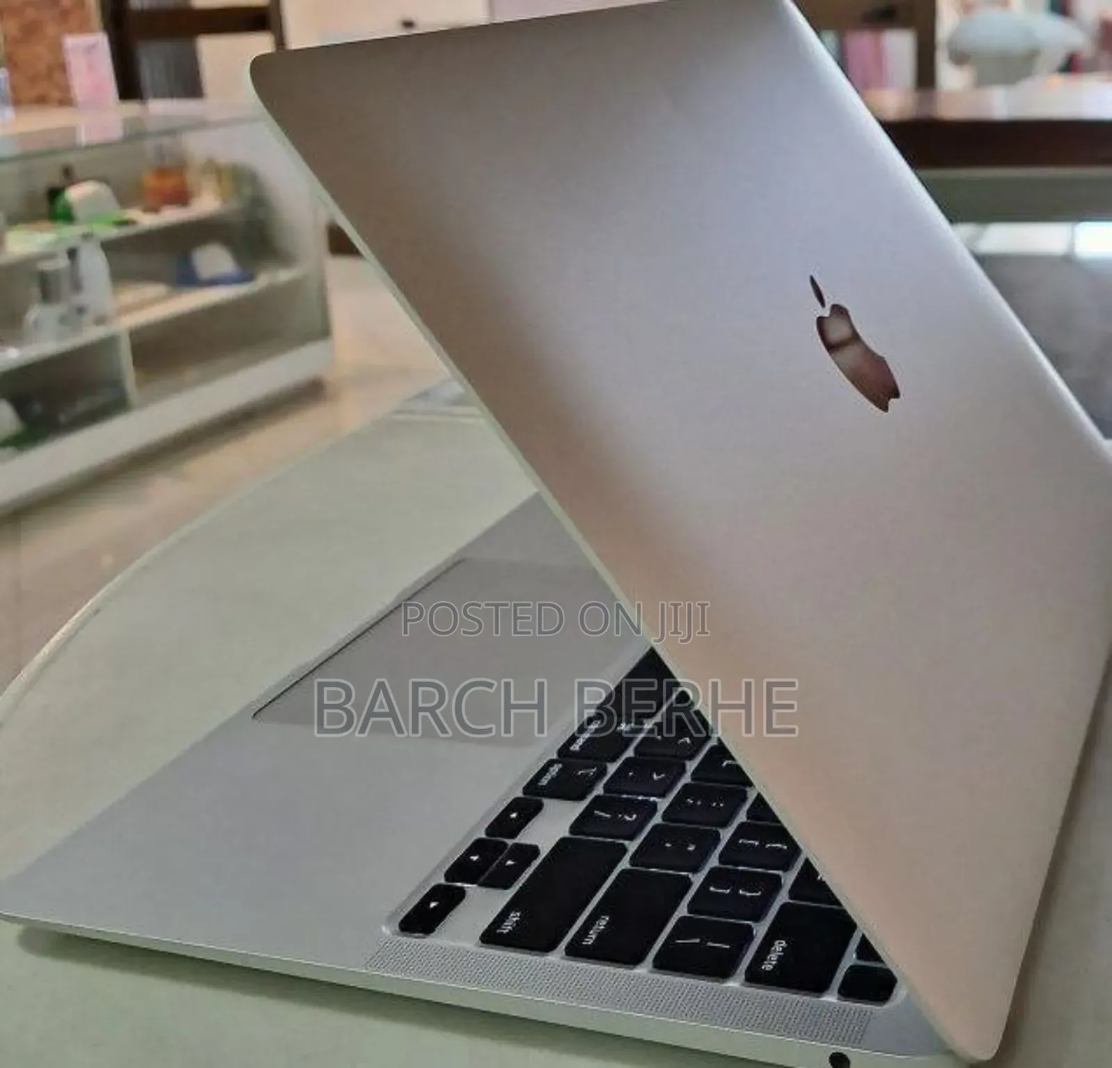 New Laptop Apple MacBook Air 2020 M1 8GB Apple M1 SSD 256GB
