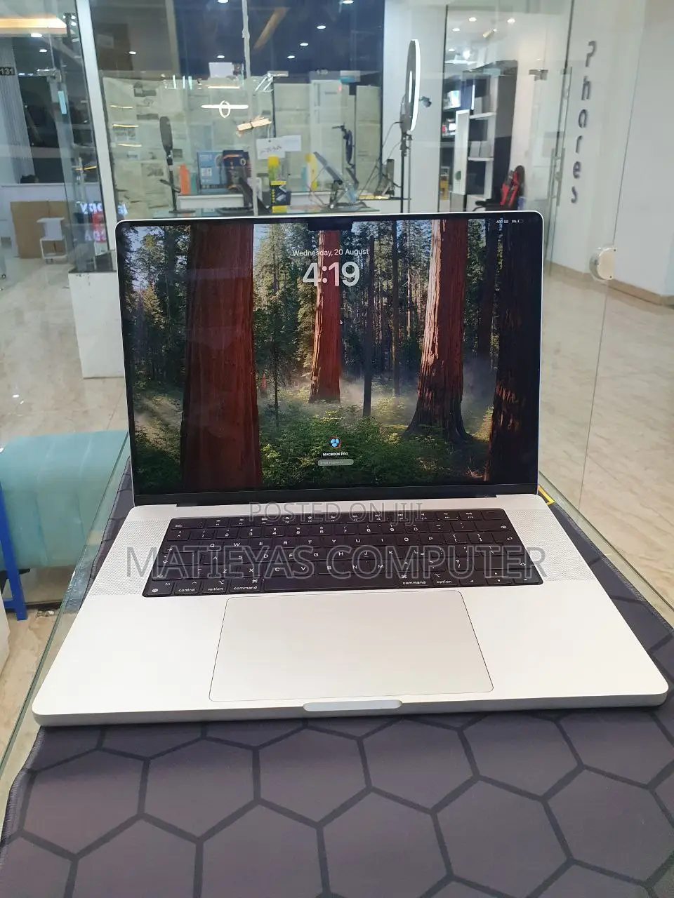 New Laptop Apple MacBook Pro 2021 M1 32GB Apple M1 SSD 512GB