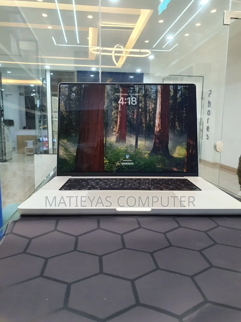 New Laptop Apple MacBook Pro 2021 M1 32GB Apple M1 SSD 512GB