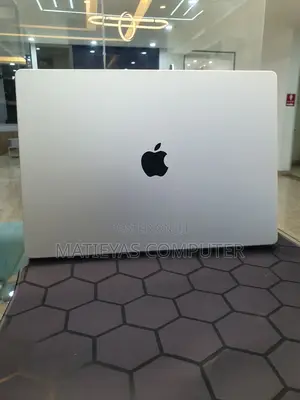 New Laptop Apple MacBook Pro 2021 M1 32GB Apple M1 SSD 512GB