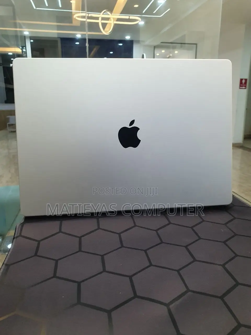 New Laptop Apple MacBook Pro 2021 M1 32GB Apple M1 SSD 512GB