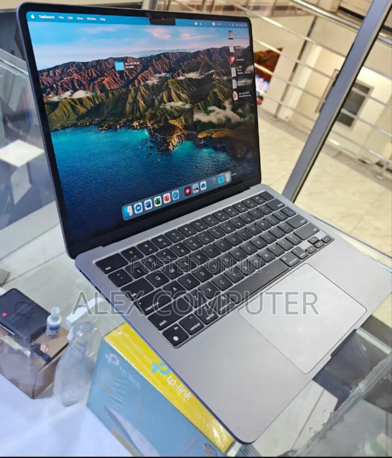 New Laptop Apple MacBook Air 2023 M2 8GB Apple M2 SSD 512GB